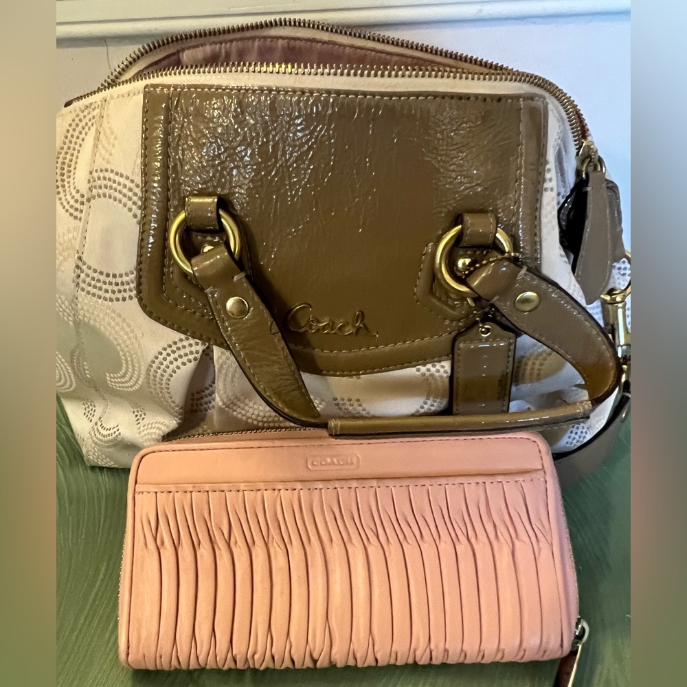 Coach purse and matching wallet